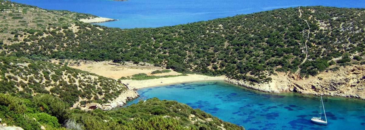 Rent a sailboat at Sifnos - One day cruise to Fykiada beach